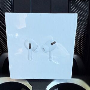 White Wireless Earbuds